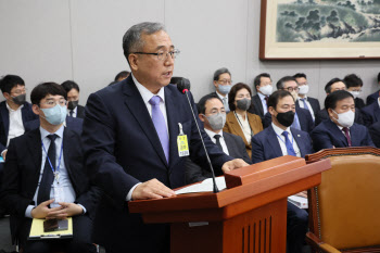 경호차장 “한남동 관저 경호인력, 200명보다 훨씬 적어”