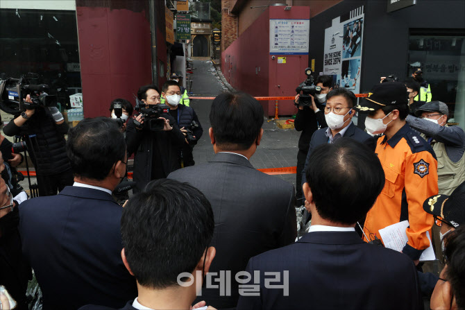 [포토]정진석 국민의힘 비대위원장, 참사 관련 브리핑