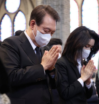 이태원 생존자 "尹사과? '무엇'이 죄송한지 붙어야"