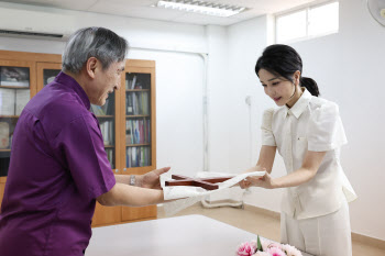 김건희 여사의 광폭 행보 키워드는 ‘약자동행·친환경’