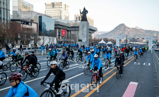 [포토]자전거로 달리는 도심