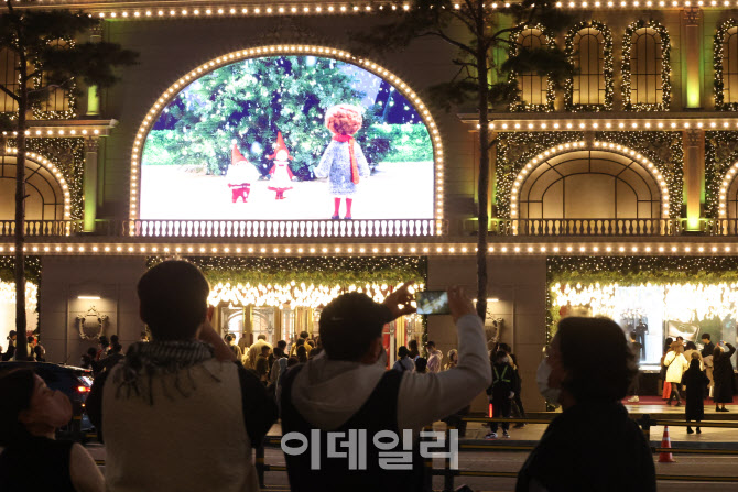 [포토]명동에서 느껴지는 크리스마스 분위기