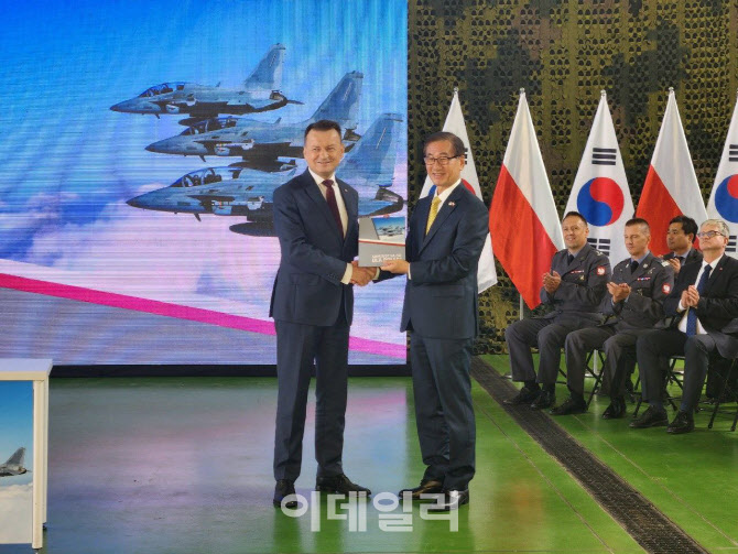 [현장에서]방산수출국 '빅4' 눈앞…기술료 제도, 이제는 손봐야