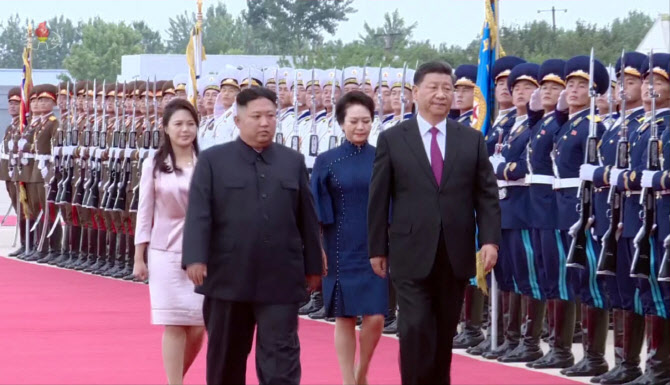 시진핑, 김정은에 답전.."북중관계 고도로 중시"