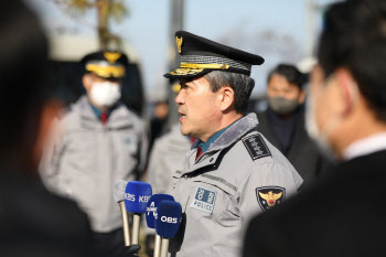 경찰청장 "화물차에 쇠구슬 보복 엄단…범죄피해자 안전조치"