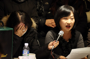 '이태원 참사' 투사가 된 유족…통곡의 기자회견