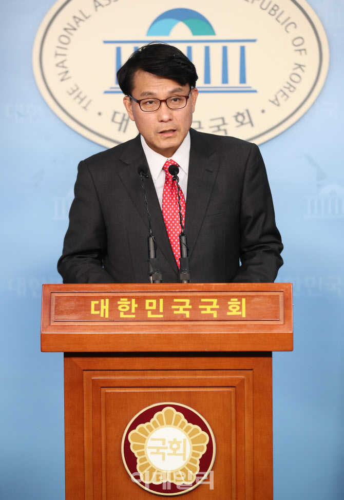 [속보]윤상현 의원, 선거법 위반 혐의 '무죄' 확정…대법 선고