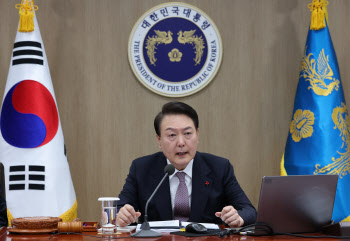 尹, 국정운영 긍정 평가 34%…직전대비 2%p↑