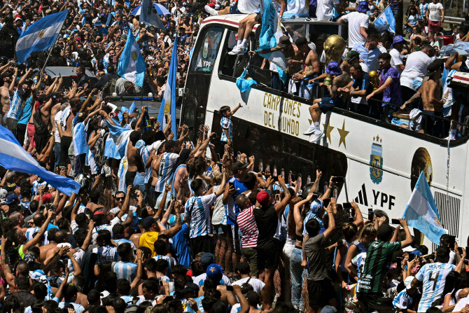 400만명 몰린 아르헨티나 우승 환영인파…1명 사망·1명 중태