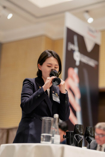 롯데백화점 소믈리에, 국제 와인대회서 아시아 정상 올라