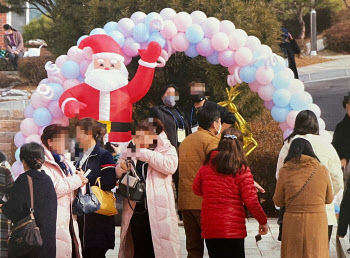 "탈북민 2명, `인도주의 임시입국허가서` 받고 美 들어와"