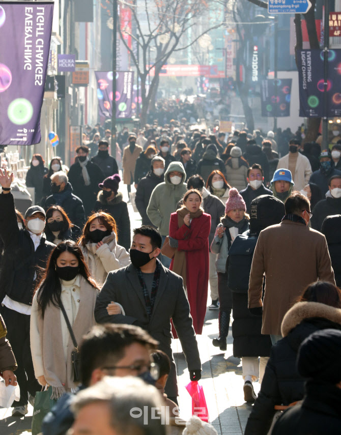 [포토]인파로 북적이는 명동거리