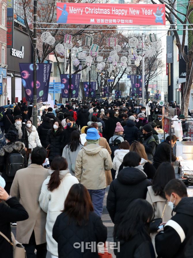 [포토]명동거리는 크리스마스 느낌 물씬