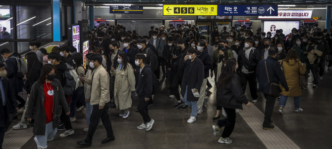 내년 서울 지하철 요금 오르나…'무임수송' 손실 지원 무산