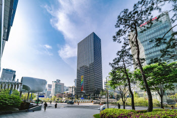 달 찍고, 등 보고…연말 서울관광플라자를 가야할 이유
