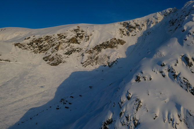 이상 기후에 오스트리아 스키장서 눈사태…실종자 전원 구조