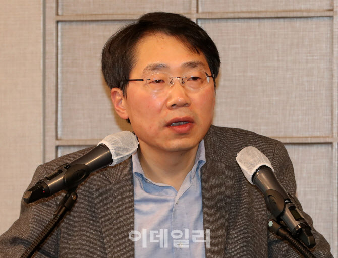 [포토]발표하는 석광훈 에너지전환포럼 전문위원