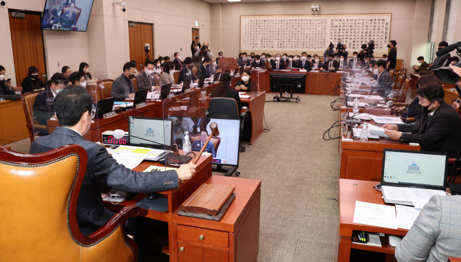 `한전채 발행 최대 6배` 확대법 법사위 통과…일몰법은 미상정