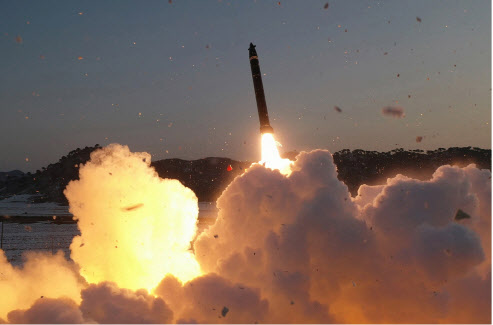北 600mm 방사포 실전배치…"남한 전역 사정권·전술핵 탑재 가능"