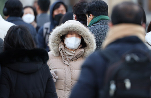 정초부터 ‘한파 특보’ 강추위…“시설물 피해·빙판길 안전 유의”