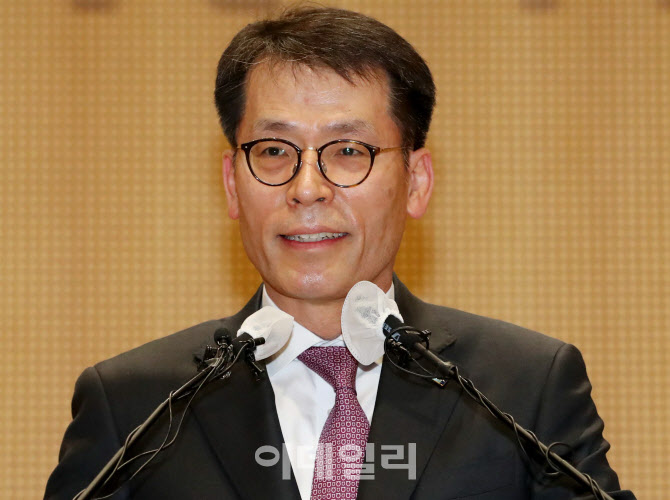 [포토]김성태 IBK기업은행장, "중기·소상공인 위기극복 최우선 과제"