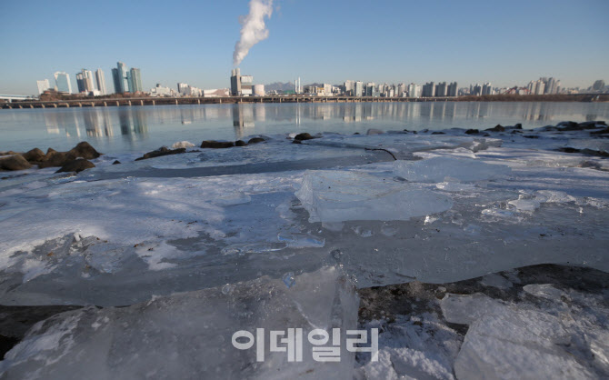 [포토]'강추위에 얼음 가득'