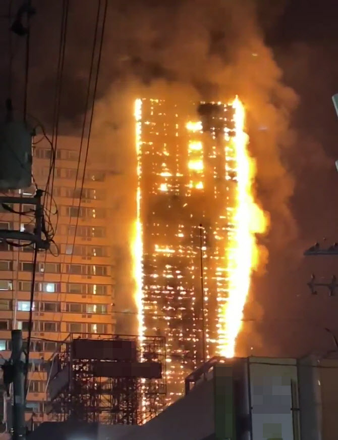 부산 오피스텔 주차타워서 불…인명피해는?