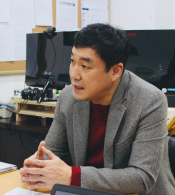 “통합수능 문과 불리 논란, 당분간 이어질 것”