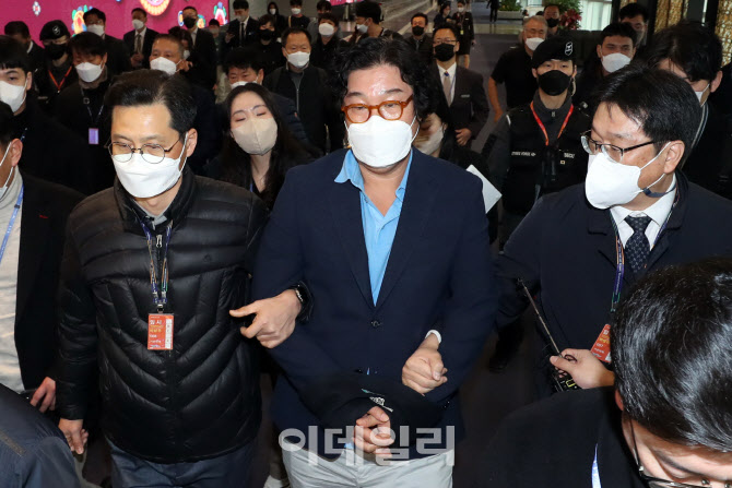 [포토]김성태 전 쌍방울 회장, “이재명 변호사비 대납 사실무근”