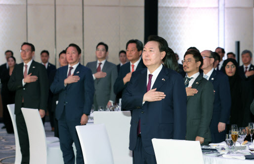 尹, 첫 국빈방문서 외교·경제 두 마리 토끼 잡았다