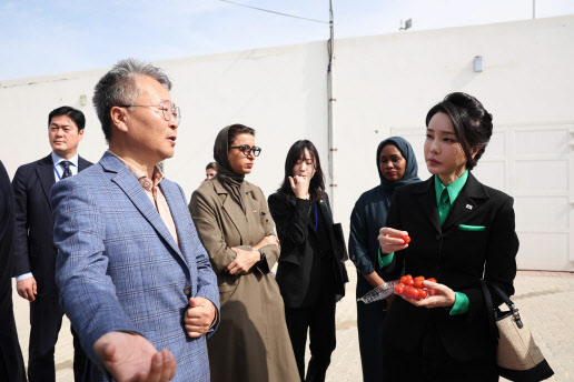 김건희 여사, 두바이 공주와 환담…“문화교류로 미래 열어가자”