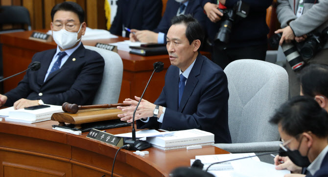 우상호 "`이태원 참사` 수사, `짜고 치는 고스톱`…특검 해야"
