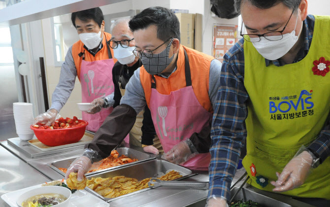 한화시스템, 국가유공자에 ‘설 명절 음식 나눔’ 봉사