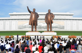 한때 사라졌던 음력설…北 최대 명절은 김일성·김정일 생일
