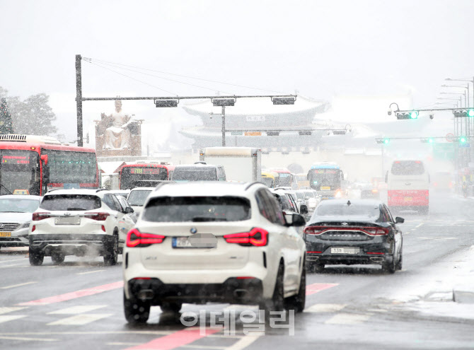 [포토] 대설주의보 도로정체 예상