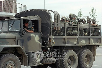 전쟁중 멈춘 전기탱크, 충전소 어딨지..탄소중립 軍고민