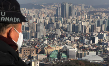 강남 집값 반토막나는데 싱글벙글 건설주…왜?