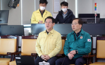 청보호 내부 3천개 통발, 수색난항.."실종 선원 이탈한 듯"(종합)