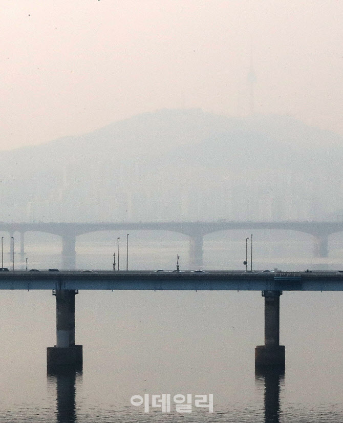 [포토]미세먼지로 인해 보이지 않는 남산