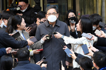 곽상도 '아들 퇴직금 50억' 무죄에 성난 여론