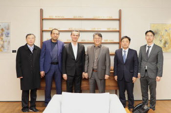 쌍용차, 중동 시장 수출 확대 나선다..UAE 협력 강화