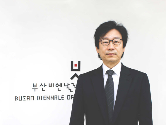김성연 위원장, 부산비엔날레 2년 더 이끈다