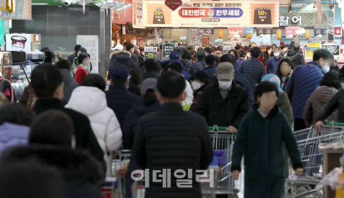 [포토]반값 한우 세일 마지막 날에도 북적