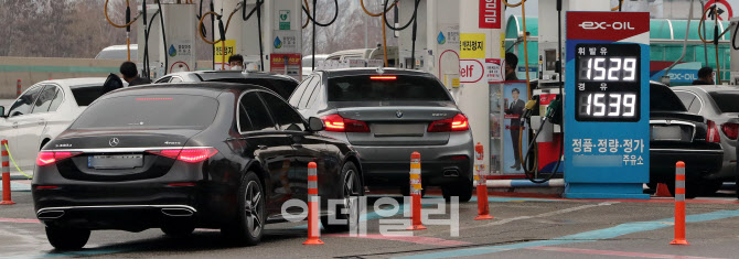 [포토]경유·휘발유 가격차 10원대로… 가격 재역전 초읽기