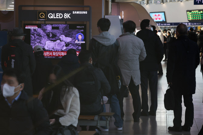 北도발에 칼 빼든 정부…개인 4명·기관 5개 대북 독자제재