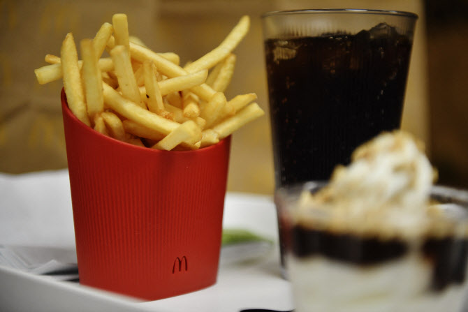 올겨울 프랑스 맥도날드 히트상품은 '이것'…"자꾸 없어져요"
