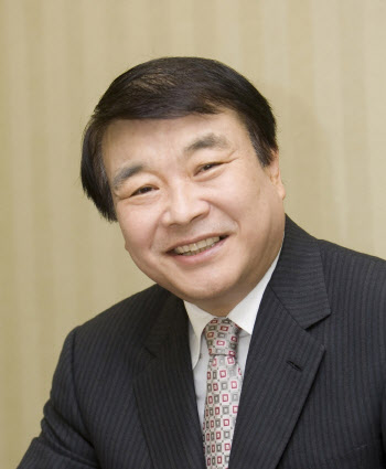 국내 예술문화 발전에 기여한 공로를 인정