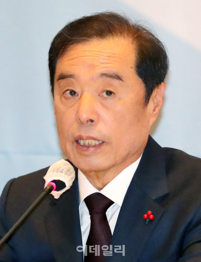 [포토]김병준 "전경련 버려지는 건 손실…환골탈태 이끌 것"