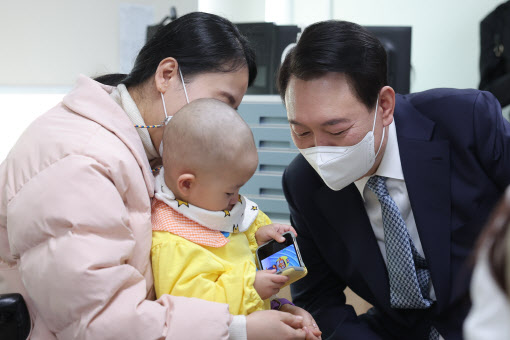 尹대통령 “국립대 병원, 지역 필수 의료체계 핵심축으로 육성”