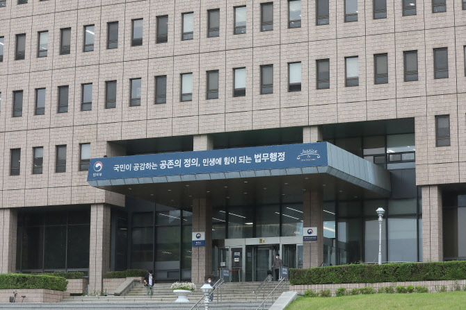 법무부, 불법체류 외국인 정부합동단속 돌입